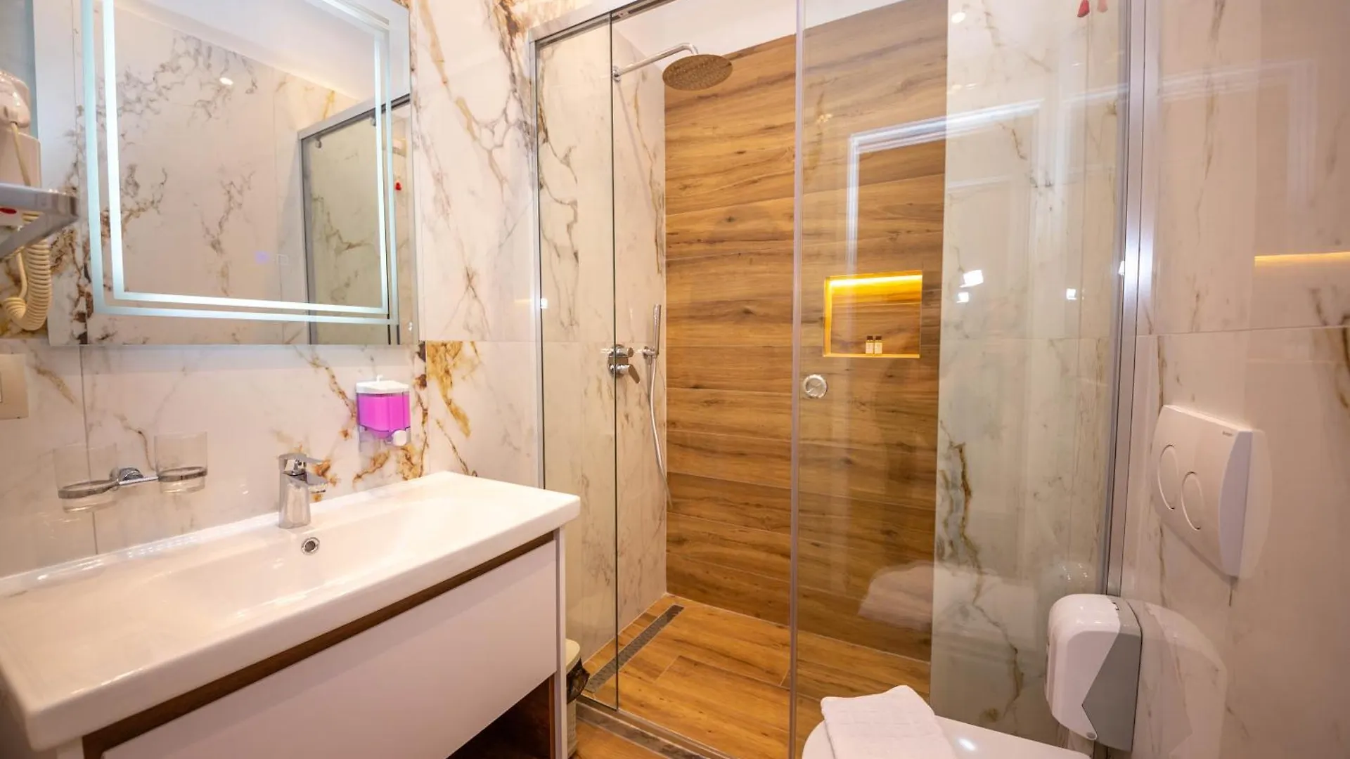 ***  Hotel Vila Misiri Durres Albania